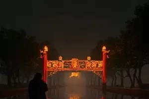《墨色山海图》封面，绢帛上逐渐显形的山海异兽